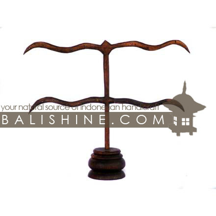 Balishine: Your natural source of indonesian handicraft presents in its The shop accessories collection the Earings Holder:39PLA2356:This earings holder is produced in Bali made from Jempinis wood and is compose of 12 pairs.  The colors available are Black, Brown, Dark Brown or Red.