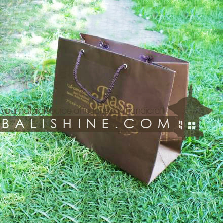 Balishine: Your natural source of indonesian handicraft presents in its The shop accessories collection the BC Paper Bag:316CBG5013:This BC paper Bag (160mg) with drawstring cord is produced in Indonesia. Minimum order 500 pieces.  White, black, chocolate, creme, red, light blue, green, dark purple, pink, orange, yellow, brown, dark blue, silver or gold color 