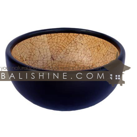 Balishine: Your natural source of indonesian handicraft presents in its Tableware collection the Bowl:624DIV1097:This bowl is produced in Bali made from mango wood and the matting of white coconut shell mosaic.  