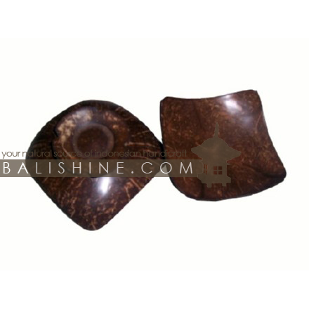 Balishine: Your natural source of indonesian handicraft presents in its Tableware collection the Bowl:624JAS2891:This bowl is produced in Bali made from natural coconut.  Natural color