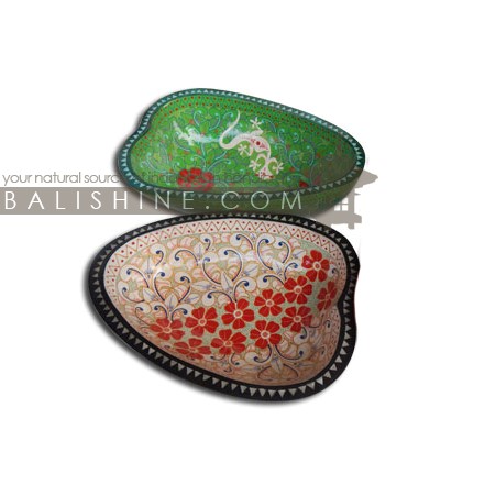Balishine: Your natural source of indonesian handicraft presents in its Tableware collection the Decorative Bowl:624KET7762:This decorative bowl is made with Mahogani wood. Produced in the beautiful island of Lombok.  Other color available (green, white, red?). Please contact us.