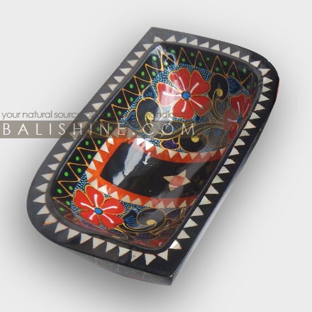 Balishine: Your natural source of indonesian handicraft presents in its Tableware collection the Decorative Bowl:624KET7765:This decorative bowl is made with Mahogani wood. Produced in the beautiful island of Lombok.  Other color available (green, white, red?). Please contact us.