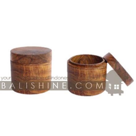 Balishine: Your natural source of indonesian handicraft presents in its Tableware collection the Jar:624WAS7182:This jar is produced in Bali made from natural old teak wood with coconut oil finishing.  