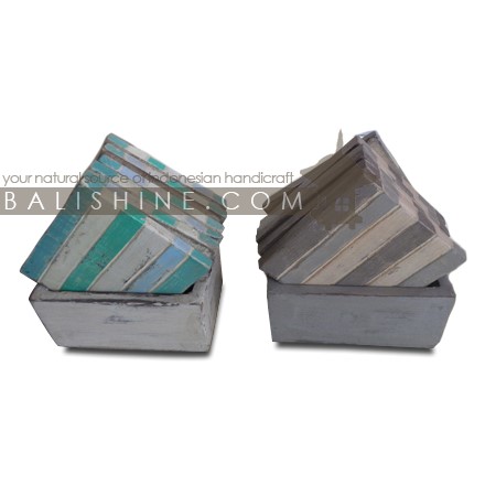 Balishine: Your natural source of indonesian handicraft presents in its Tableware collection the Wooden Coaster:631KAC7852:This  set of 6 coaster with box is produced in Indonesia and made from albasia wood.  Other colour possible.