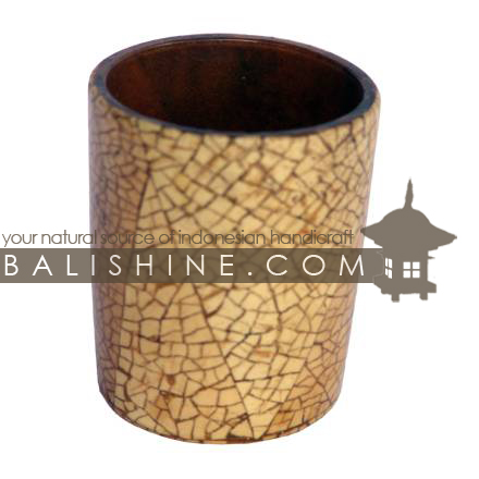 Balishine: Your natural source of indonesian handicraft presents in its Tableware collection the Glass:635DIV1241:This glass is produced in Bali it's an handmade glass  and the matting of white coconut shell mosaic.  