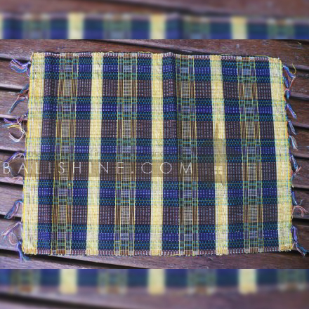 Balishine: Your natural source of indonesian handicraft presents in its Tableware collection the Placemats:628VIN5676:This rectangular placemate is  produced in Bali this handicraft is made from seagrass.  Same as picture