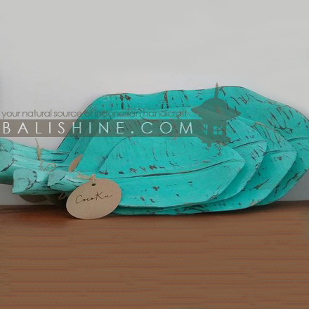 Balishine: Your natural source of indonesian handicraft presents in its Tableware collection the Leaf Platter:634YWS7801:This beautiful platter is made from albasia wood with carving. Turquoise colour on photo.  Other colour available white wash, black wash,white, dark brown and natural colour.