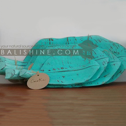 Balishine: Your natural source of indonesian handicraft presents in its Tableware collection the Leaf Platter set of 4:634YWS7802:This beautiful set of 4 platters is made from albasia wood with carving. Turquoise colour on photo.  Other colour available white wash, black wash,white, dark brown and natural colour.