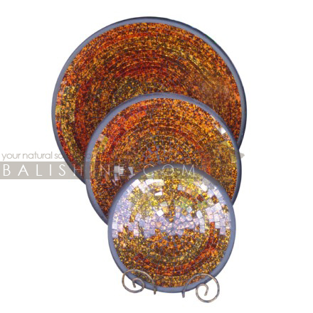 Balishine: Your natural source of indonesian handicraft presents in its Tableware collection the Platter set of 3:634ARA5808:This set of 3 platters is produced in Bali from teracota with painting glass mosaic finishing.  Same as picture, Display available, please contact us.