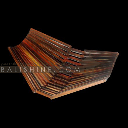 Balishine: Your natural source of indonesian handicraft presents in its Tableware collection the Tray:625AXE5911:This tray is produced in Bali and made from sonokling wood.  Same as picture