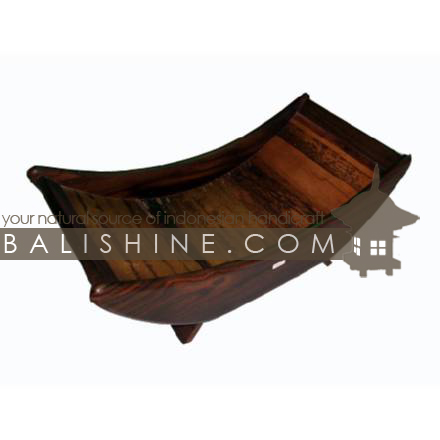 Balishine: Your natural source of indonesian handicraft presents in its Tableware collection the Tray Set Of 2:625JAS3350:This set of 2 rectangular trays is produced in Bali made from banana leaf and wood.  Natural color
