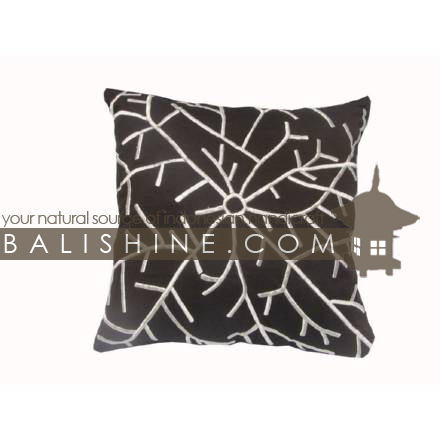 Balishine: Your natural source of indonesian handicraft presents in its Textile & Rugs collection the Pillow Cases:537JAS1335:This pillow case is produced in Bali it's a handmade textile with closing zip.  50% coton and 50% polyester. Same as picture