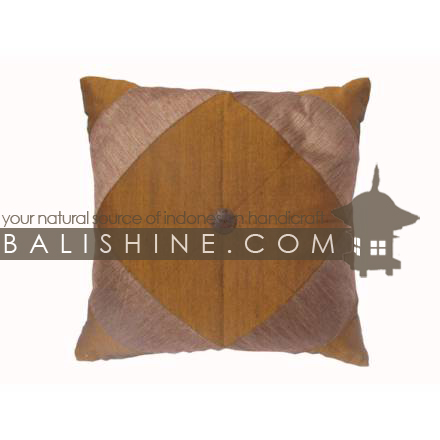 Balishine: Your natural source of indonesian handicraft presents in its Textile & Rugs collection the Pillow Cases:537JAS1344:This pillow case is produced in Bali it's a handmade textile with closing zip.  50% coton and 50% polyester. Same as picture