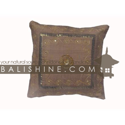 Balishine: Your natural source of indonesian handicraft presents in its Textile & Rugs collection the Pillow Cases:537JAS1362:This pillow case is produced in Bali it's a handmade textile with closing zip.  50% coton and 50% polyester. Same as picture