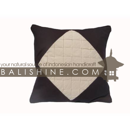 Balishine: Your natural source of indonesian handicraft presents in its Textile & Rugs collection the Pillow Cases:537JAS1371:This pillow case is produced in Bali it's a handmade textile with closing zip.  50% coton and 50% polyester. Same as picture