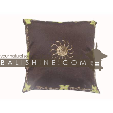 Balishine: Your natural source of indonesian handicraft presents in its Textile & Rugs collection the Pillow Cases:537JAS1377:This pillow case is produced in Bali it's a handmade textile with closing zip.  50% coton and 50% polyester. Same as picture