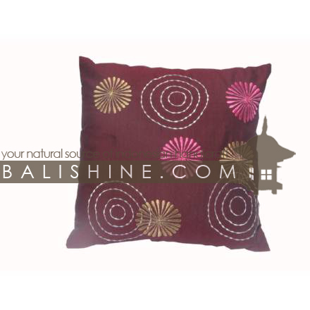 Balishine: Your natural source of indonesian handicraft presents in its Textile & Rugs collection the Pillow Cases:537JAS1395:This pillow case is produced in Bali it's a handmade textile with closing zip.  50% coton and 50% polyester. Same as picture