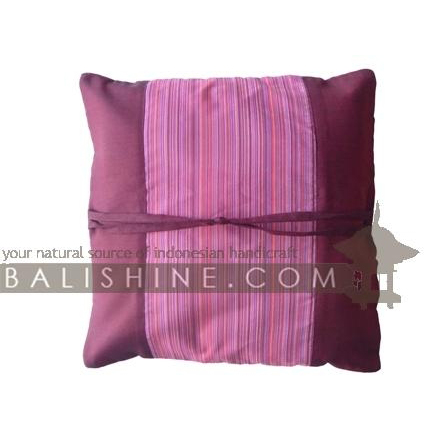 Balishine: Your natural source of indonesian handicraft presents in its Textile & Rugs collection the Pillow Cases:537JAS1419:This pillow case is produced in Bali it's a handmade textile with closing zip.  50% coton and 50% polyester. Same as picture