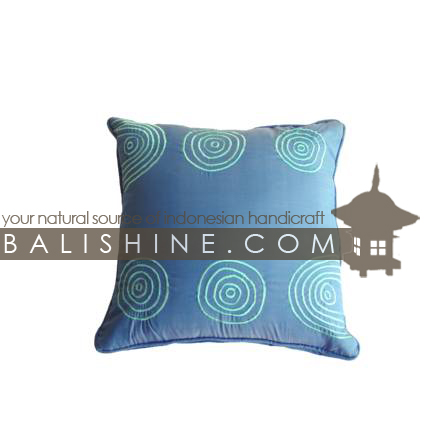 Balishine: Your natural source of indonesian handicraft presents in its Textile & Rugs collection the Pillow Cases:537KAN1284:This pillow case is produced in Bali it's a handmade textile with closing zip.  50% coton and 50% polyester. Same as picture