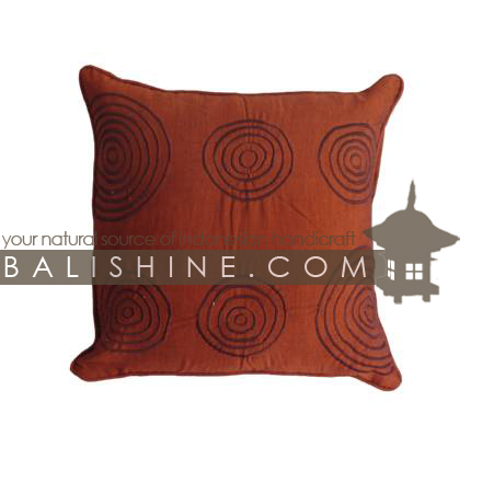 Balishine: Your natural source of indonesian handicraft presents in its Textile & Rugs collection the Pillow Cases:537KAN1292:This pillow case is produced in Bali it's a handmade textile with closing zip.  50% coton and 50% polyester. Same as picture