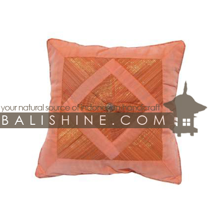 Balishine: Your natural source of indonesian handicraft presents in its Textile & Rugs collection the Pillow Cases:537MKN5027:This pillow case is produced in Bali it's a handmade textile with closing zip.  50% coton and 50% polyester. Same as picture