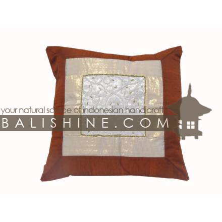 Balishine: Your natural source of indonesian handicraft presents in its Textile & Rugs collection the Pillow Cases:537MKN5036:This pillow case is produced in Bali it's a handmade textile with closing zip.  50% coton and 50% polyester. Same as picture