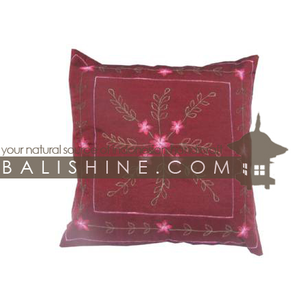 Balishine: Your natural source of indonesian handicraft presents in its Textile & Rugs collection the Pillow Cases:537MKN5041:This pillow case is produced in Bali it's a handmade textile with closing zip.  50% coton and 50% polyester. Same as picture