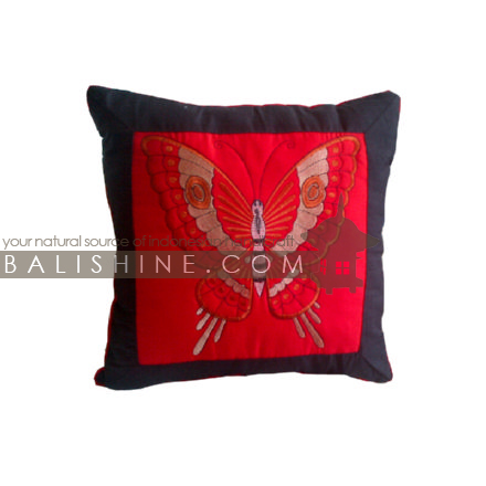 Balishine: Your natural source of indonesian handicraft presents in its Textile & Rugs collection the Pillow Cases:537MKN6919:This pillow case is produced in Bali it's a natural handmade textile with closing zip.  50% coton and 50% polyester. Same as picture