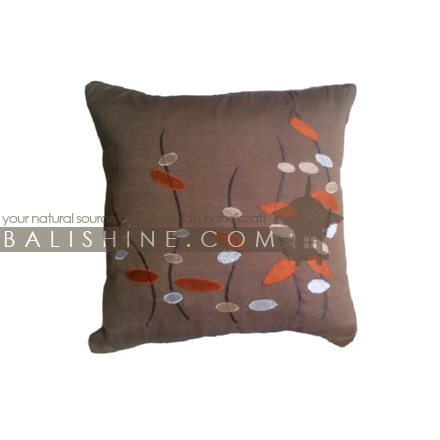Balishine: Your natural source of indonesian handicraft presents in its Textile & Rugs collection the Pillow Cases:537MKN6926:This pillow case is produced in Bali it's a natural handmade textile with closing zip.  50% coton and 50% polyester. Same as picture