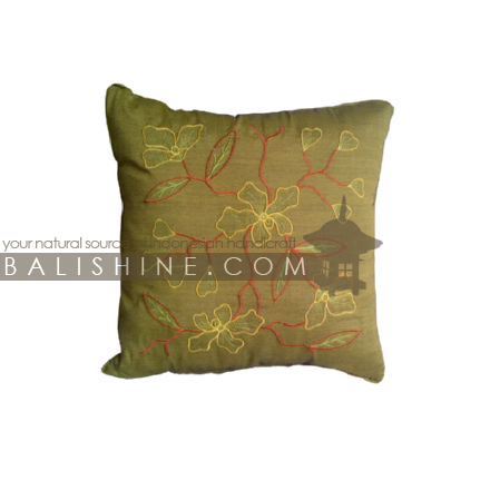 Balishine: Your natural source of indonesian handicraft presents in its Textile & Rugs collection the Pillow Cases:537MKN6928:This pillow case is produced in Bali it's a natural handmade textile with closing zip.  50% coton and 50% polyester. Same as picture