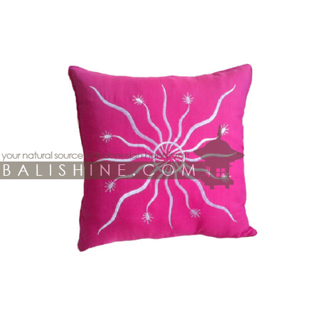 Balishine: Your natural source of indonesian handicraft presents in its Textile & Rugs collection the Pillow Cases:537MKN6937:This pillow case is produced in Bali it's a natural handmade textile with closing zip.  50% coton and 50% polyester. Same as picture