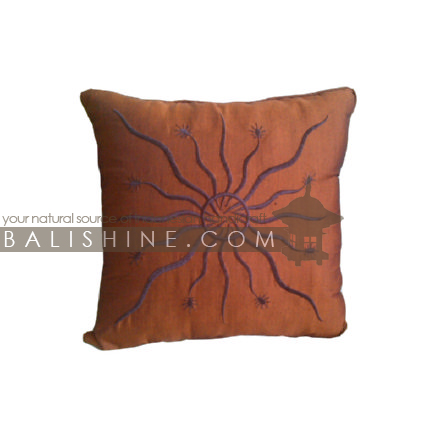 Balishine: Your natural source of indonesian handicraft presents in its Textile & Rugs collection the Pillow Cases:537MKN6938:This pillow case is produced in Bali it's a natural handmade textile with closing zip.  50% coton and 50% polyester. Same as picture