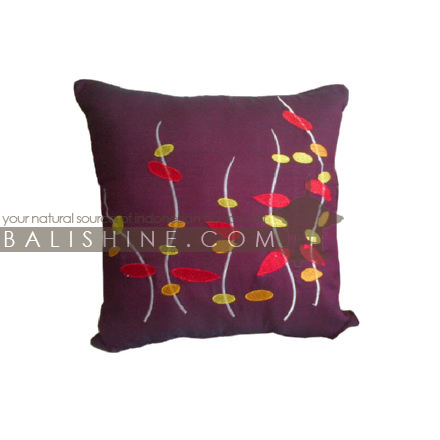 Balishine: Your natural source of indonesian handicraft presents in its Textile & Rugs collection the Pillow Cases:537MKN6939:This pillow case is produced in Bali it's a natural handmade textile with closing zip.  50% coton and 50% polyester. Same as picture