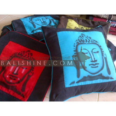 Balishine: Your natural source of indonesian handicraft presents in its Textile & Rugs collection the Pillow Cases:537MKN6971:This pillow case is produced in Bali it's a natural handmade textile with closing zip.  50% coton and 50% polyester. Same as picture