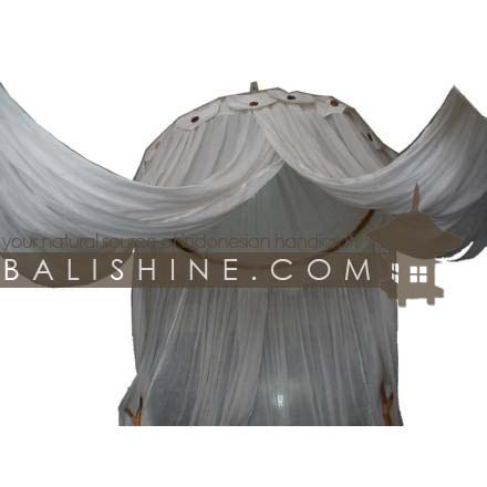 Balishine: Your natural source of indonesian handicraft presents in its Textile & Rugs collection the Mosquito Net:545KAN1511:This round mosquito net is produced in Bali. Including bamboo hanging. For bed 1 or 2 places.  100% polyester. Yellow, Orange, Pink, Purple, Fuchsia, Green, Blue, Turquoise, Red, Black, White, Cream or Chocolate Color.