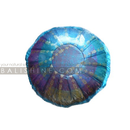 Balishine: Your natural source of indonesian handicraft presents in its Textile & Rugs collection the Pillow:538VIN5803:This pillow is produced in Bali it's a sari textile with kapok inside.  Same as picture