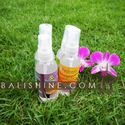 Balishine: Your natural source of indonesian handicraft presents in its Various collection the Body Mist 60 ml:44ARJ577506:This natural body mist 60 ml is produced in Bali made from tropical pulp flower in an original handmade glass bottle.  Also available in aromas : Papaya, Chempaka,  Frangipani, Jasmine, Lavender, Sandalwood, Ylang-Ylang, Vanilla, Lotus.