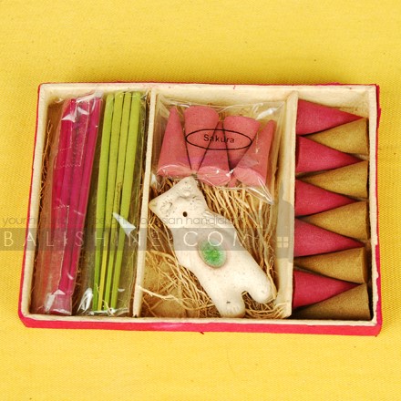 Balishine: Your natural source of indonesian handicraft presents in its Various collection the Ceramic Incense Holder  with Insences:44ARJ542391:This set of clay incense holder with 10 big cones 5 small cones and 2 packs of 10 mini sticks  is produced in Bali made from tropical pulp flower. Original packing inside an handmade box.  Also available in aromas : Amber, Apple, Bergamot, Cacao, Canabis, Chempaka, Cinnamon, Citronnella, Clove, Coconut, Coffe, Darshan, Euqaliptus, Frangipani, Gardenia, Grass, Jasmine, Krishna Musk, Lavender, Lemon, Lotus, Macana, Mango, Musk, Nagchampa, Narcis, Night Queen,  Opium, Orange, Orchid, Passion Fruit, Patchouly, Peppermint, Rose, Rosemary, Sakura, Sandalwood, Spice, Strawberry, Sweet balinese, Variety, Vetiver, Ylang-Ylang, Vanilla, Lotus.