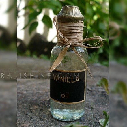 Balishine: Your natural source of indonesian handicraft presents in its Various collection the Oil 10 Cc:44ARJ573520:This oil 10 cc is produced in Bali made from tropical pulp flower in an original handmade glass bottle.  Also available in aromas : Amber, Apple, Bergamot, Cacao, Canabis, Chempaka, Cinnamon, Citronnella, Clove, Coconut, Coffe, Darshan, Euqaliptus, Frangipani, Gardenia, Grass, Jasmine, Krishna Musk, Lavender, Lemon, Lotus, Macana, Mango, Musk, Nagchampa, Narcis, Night Queen,  Opium, Orange, Orchid, Passion Fruit, Patchouly, Peppermint, Rose, Rosemary, Sakura, Sandalwood, Spice, Strawberry, Sweet balinese, Variety, Vetiver, Ylang-Ylang, Vanilla, Lotus.