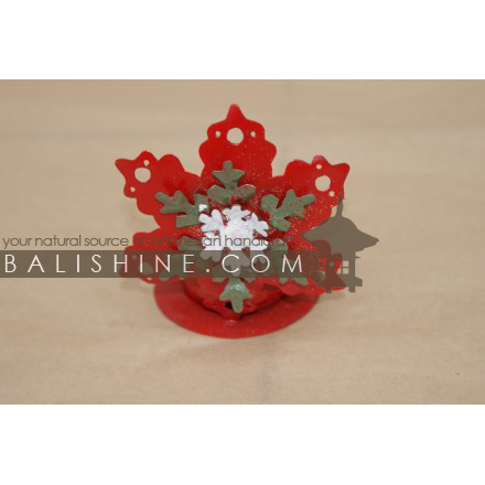 Balishine: Your natural source of indonesian handicraft presents in its Various collection the Candle Holder Flake:413MAH6088:This christmas candle holder decoration is produced in Bali and made from stainless.  Same as picture