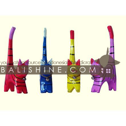 Balishine: Your natural source of indonesian handicraft presents in its Various collection the Funny Ring Holder:415POB7705:This set of 4 cats ring holder is produced in Bali made from albesia wood.  Full color