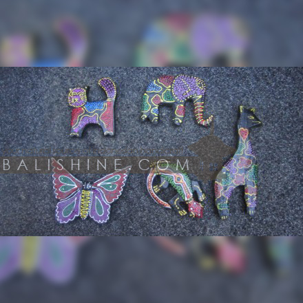 Balishine: Your natural source of indonesian handicraft presents in its Various collection the Magnet:415NKS76550:This set of 10 magnets is a handicraft of Bali made from albesia wood.  Mixed color