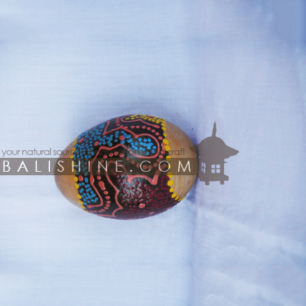 Balishine: Your natural source of indonesian handicraft presents in its Various collection the Egg shaker:412CIK606728:This egg shaker is a handicraft of Bali made from suar wood with beads inside.  