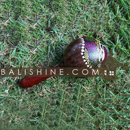 Balishine: Your natural source of indonesian handicraft presents in its Various collection the Natural Maracas:412CIK603527:This maracas is a handicraft of Bali made from wood and painting coconut.  