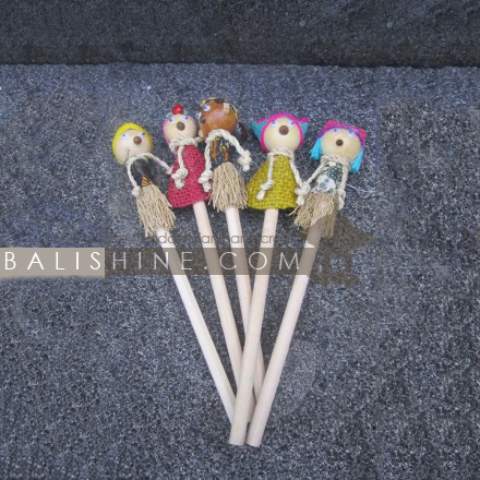 Balishine: Your natural source of indonesian handicraft presents in its Various collection the Pencil:45NKS226547:This set of 5 pencil is a handicraft of Bali made from albesia wood.  Mixed color