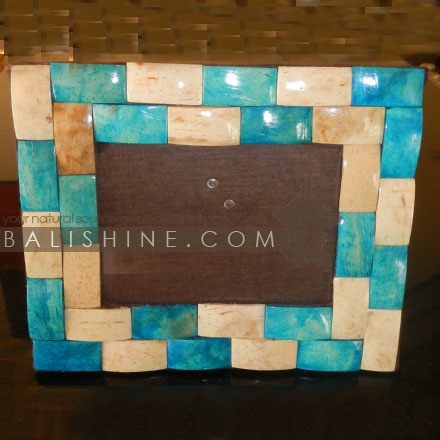 Balishine: Your natural source of indonesian handicraft presents in its Various collection the Photo Frame :45HIN196836:This photo frame is made from MDF wood with coconut shell finishing.  photo 2R