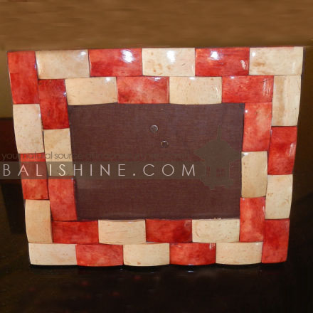 Balishine: Your natural source of indonesian handicraft presents in its Various collection the Photo Frame :45HIN196838:This photo frame is made from MDF wood with coconut shell finishing.  photo 2R