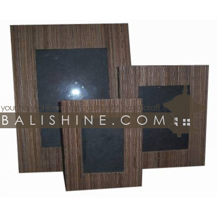 Balishine: Your natural source of indonesian handicraft presents in its Various collection the Photo Frame Set Of 3:45JAS193005:This set of 3 photos frame  is produced in Bali made from coconut wood.  Natural color