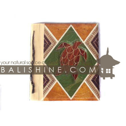 Balishine: Your natural source of indonesian handicraft presents in its Various collection the Photos Album:45BIP18917:This photo album  is produced in Bali made from 7 different  exotic leaf for the cover and 10 pages with recycle paper inside.  Inside maximum 40 photos 15X10 cm.