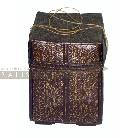 Balishine: Your natural source of indonesian handicraft presents in its Various collection the Set of 3 Offering Basket:421SRG5570:This set of 3 pcs offering basket is a handicraft of Bali made from bamboo.  Same as picture